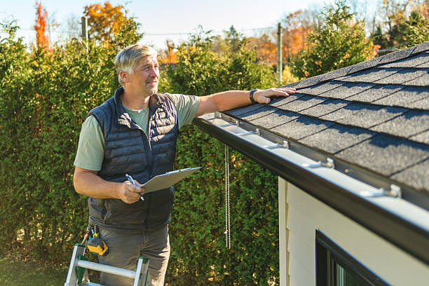 Professional Roofing technician working in Pottsboro, TX